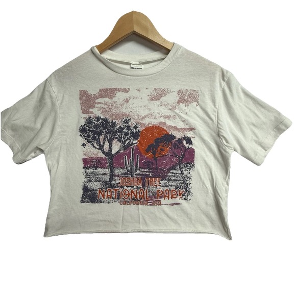 No Boundaries Tops - Joshua Tree National Park Crop T Shirt Womens XS Graphic Desert Sunset